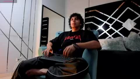 Snapshot of jaytaylorr chatting on 07/03/26, 11:38 Jay Taylor online show from 07/03/26, 11:38