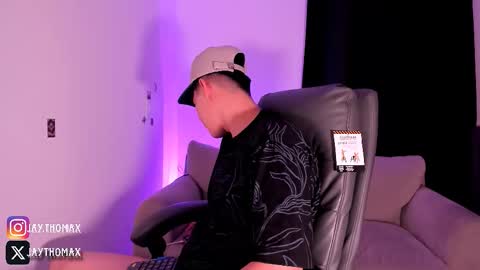 Snapshot of jaythomax chatting on 10/01/25, 02:06 jaythomax online show from 10/01/25, 02:06