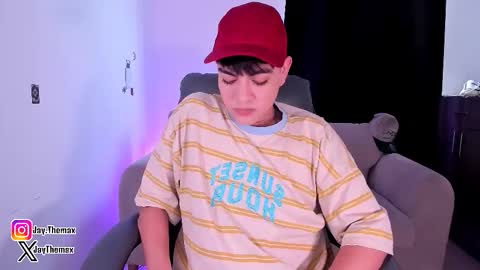 Snapshot of jaythomax chatting on 10/12/25, 07:24 jaythomax online show from 10/12/25, 07:24