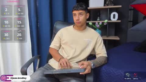 jaze_bradley online show from 10/31/25, 11:33