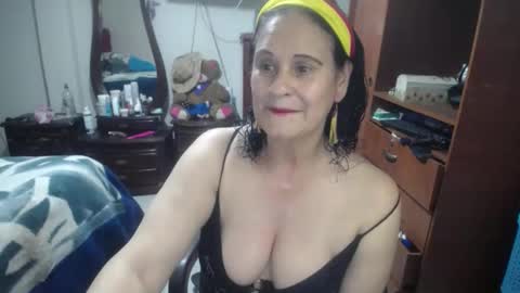 Snapshot of jazmin_rios chatting on 05/01/26, 04:11 jazmim online show from 05/01/26, 04:11