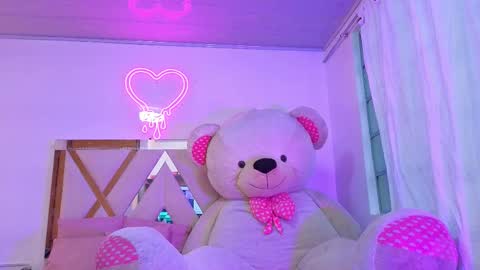 Jazmin  online show from 09/26/25, 11:47