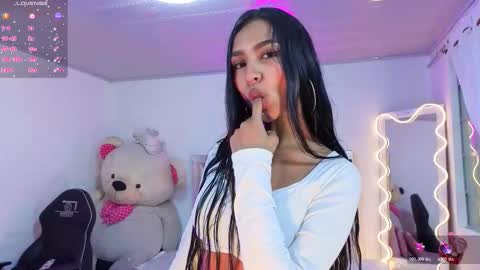 Jazmin  online show from 11/15/25, 11:51