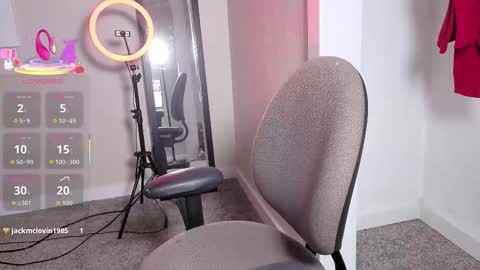 jazmyn6969 online show from 10/23/25, 07:45