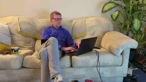 Snapshot of jcar57 chatting on 11/18/25, 11:15 Jon online show from 11/18/25, 11:15