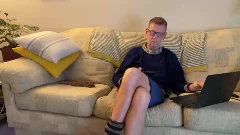 Snapshot of jcar57 chatting on 11/29/25, 03:59 Jon online show from 11/29/25, 03:59