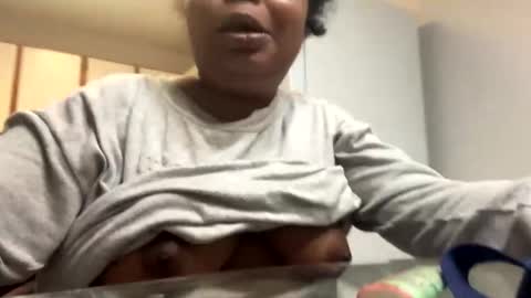 Snapshot of jccaramelbarbie12 chatting on 01/19/25, 04:14 JCCaramelbarbie online show from 01/19/25, 04:14