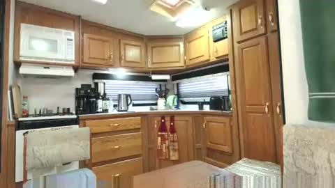 JCcurves online show from 12/25/24, 11:10