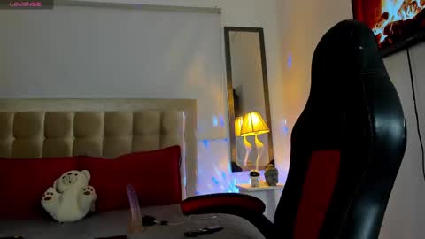 Snapshot of jdaniel_shellby chatting on 02/26/25, 04:36 jhon online show from 02/26/25, 04:36