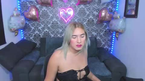 . Julianita y Valery . online show from 03/04/26, 03:12