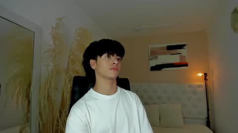 Snapshot of jean_dreams chatting on 12/04/24, 08:07 J E A N online show from 12/04/24, 08:07