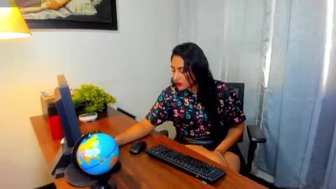 Snapshot of jean_foster chatting on 11/01/25, 06:43 Mistress Jane Foster online show from 11/01/25, 06:43