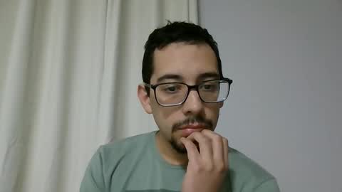 Snapshot of jean_hard_ chatting on 10/27/25, 04:27 jean_hard_ online show from 10/27/25, 04:27