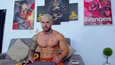 Jean  axelcrow       Modelo Independiente online show from 12/29/24, 11:29