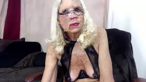 Snapshot of jean_saint_sin chatting on 06/05/26, 05:58 Jean Saint Sin online show from 06/05/26, 05:58