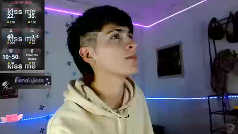 Snapshot of jeanfarelo chatting on 09/20/25, 03:51 Jean online show from 09/20/25, 03:51