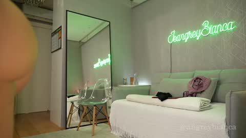 Bianca online show from 02/18/25, 10:25