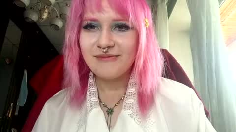 Snapshot of jeanmogavero chatting on 05/20/26, 07:36 Mika online show from 05/20/26, 07:36