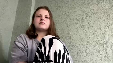 Snapshot of jeannejenkins chatting on 05/18/26, 04:35 Alice online show from 05/18/26, 04:35