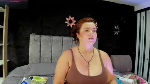 Snapshot of jeannewilliams_ chatting on 04/25/26, 01:03 Jeanne Williams online show from 04/25/26, 01:03