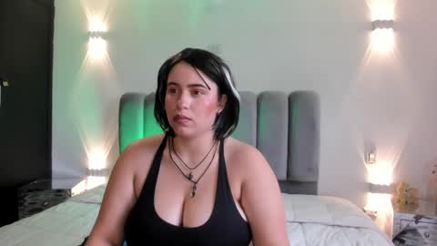 Snapshot of jeannewilliams_ chatting on 04/28/26, 12:43 Jeanne Williams online show from 04/28/26, 12:43