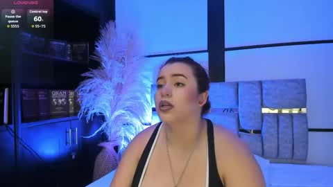 Snapshot of jeannewilliams_ chatting on 05/01/26, 01:05 Jeanne Williams online show from 05/01/26, 01:05