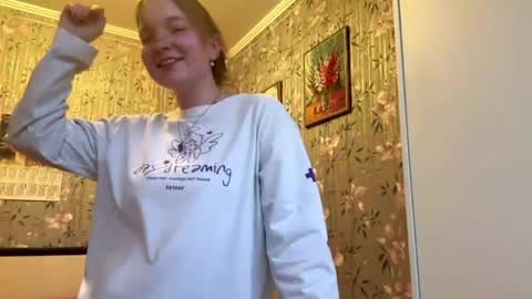 Snapshot of jeanniescharff chatting on 05/08/26, 04:34 jeanniescharff online show from 05/08/26, 04:34