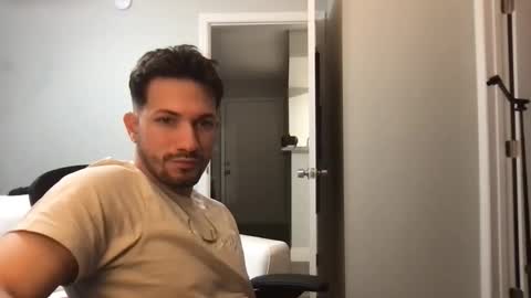 Snapshot of jeanwhitebianco chatting on 02/06/26, 12:48 jeanwhitebianco online show from 02/06/26, 12:48