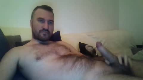 Snapshot of jebeni18 chatting on 12/16/25, 04:45 somefucker6666 online show from 12/16/25, 04:45