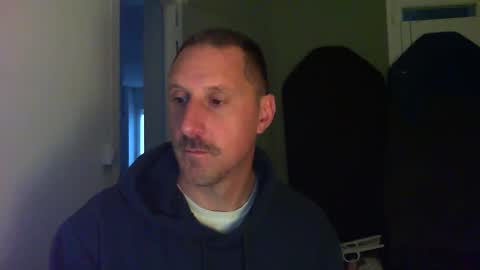 Snapshot of jef74700 chatting on 03/31/26, 05:52 Jrme online show from 03/31/26, 05:52