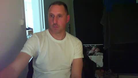 Snapshot of jef74700 chatting on 04/03/26, 10:57 Jrme online show from 04/03/26, 10:57