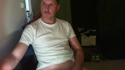 Snapshot of jef74700 chatting on 04/09/26, 11:15 Jrme online show from 04/09/26, 11:15