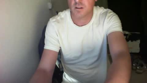 Snapshot of jef74700 chatting on 04/21/26, 01:06 Jrme online show from 04/21/26, 01:06