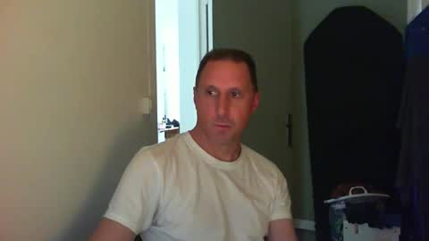 Snapshot of jef74700 chatting on 04/25/26, 10:51 Jrme online show from 04/25/26, 10:51