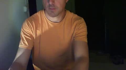 Snapshot of jef74700 chatting on 05/05/26, 04:09 Jrme online show from 05/05/26, 04:09