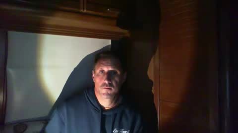 Snapshot of jef74700 chatting on 05/18/26, 04:29 Jrme online show from 05/18/26, 04:29