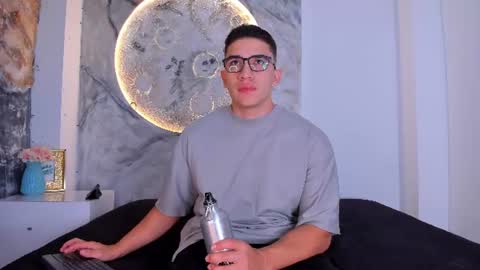 Snapshot of jeffdaltton chatting on 07/11/26, 11:02 Jeff online show from 07/11/26, 11:02