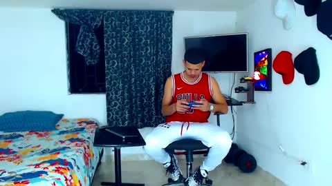 Snapshot of jeffer21_hot chatting on 02/20/25, 05:12 jeffer21_hot online show from 02/20/25, 05:12