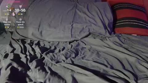 Snapshot of jeffsteel chatting on 10/25/25, 04:02 Jeff online show from 10/25/25, 04:02