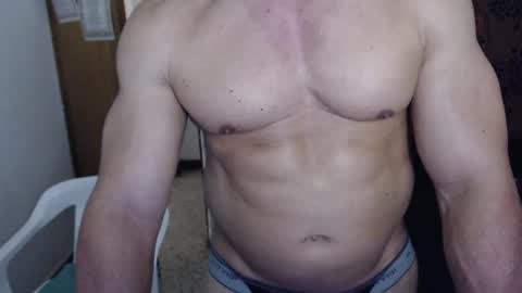 Snapshot of jefmuscletw chatting on 02/19/25, 03:16 brayam online show from 02/19/25, 03:16