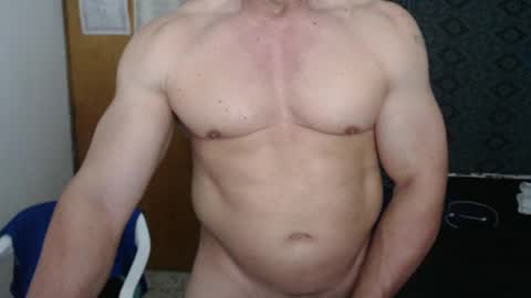 Snapshot of jefmuscletw chatting on 09/30/25, 04:12 brayam online show from 09/30/25, 04:12