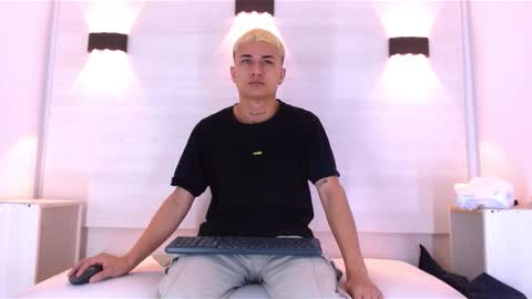 Snapshot of jeic_18 chatting on 10/02/25, 12:34 jeic 18 online show from 10/02/25, 12:34