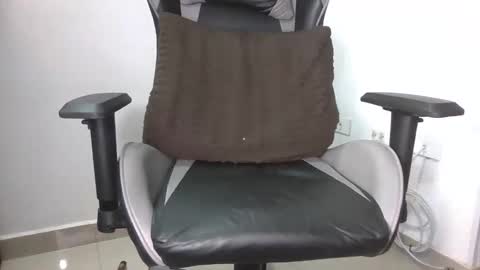 Snapshot of jeison_adam97 chatting on 11/10/25, 05:12 jeison_adam97 online show from 11/10/25, 05:12