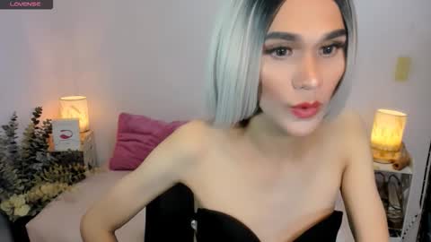 Snapshot of jelayasianxx chatting on 10/25/25, 02:02 Lexie online show from 10/25/25, 02:02
