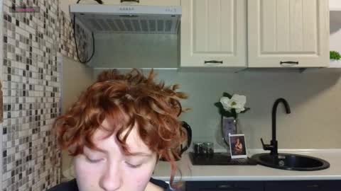 Snapshot of jelly_cherry chatting on 02/10/25, 04:30 Emily online show from 02/10/25, 04:30