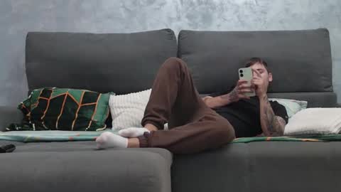 Snapshot of jelonym_asg2123 chatting on 11/10/25, 07:35 jelonym_asg2123 online show from 11/10/25, 07:35