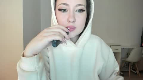 Snapshot of jenahaze chatting on 10/17/25, 07:49 Jena online show from 10/17/25, 07:49