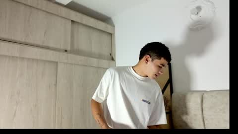 jenfrysuarez online show from 06/15/26, 11:51