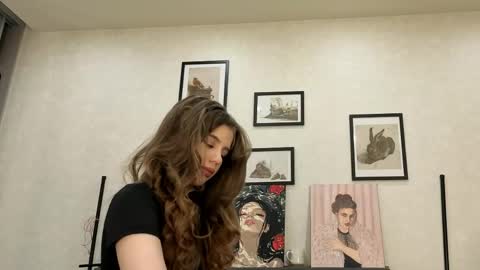 Snapshot of jenie_fire chatting on 06/09/26, 01:23 Dolly online show from 06/09/26, 01:23