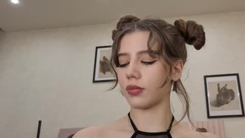 Snapshot of jenie_fire chatting on 07/09/26, 01:37 Dolly online show from 07/09/26, 01:37